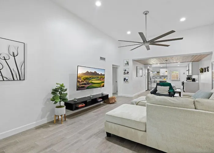Apartment Edens Escape Comfort, Style And Prime In By Kivoya *