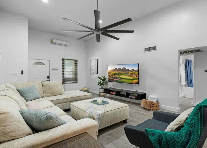 Apartment Edens Escape Comfort, Style And Prime In By Kivoya