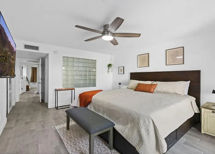 Apartment Edens Escape Comfort, Style And Prime In By Kivoya *